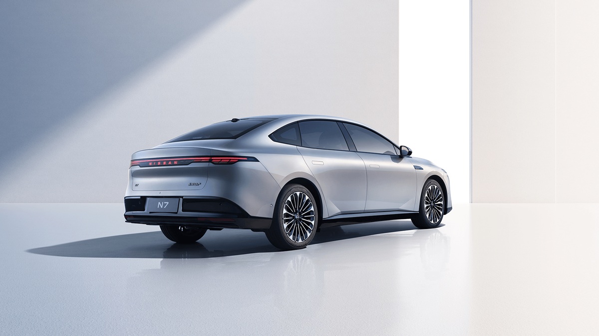 Novo Nissan N7, sedã elétrico gigante “anti-BYD Seal” é flagrado em SP