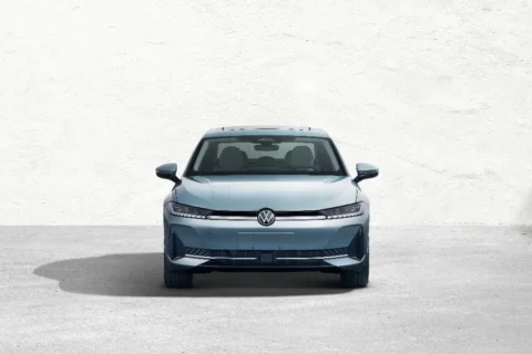 Vem aí: novo VW Passat híbrido roda 1.300 km e traz luxo dos elétricos na China