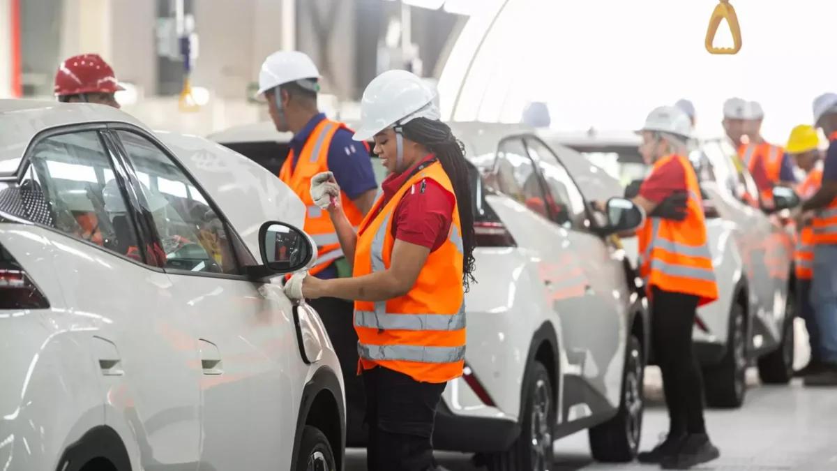 BYD acelera o ritmo em Camaçari e supera 2 mil funcionários