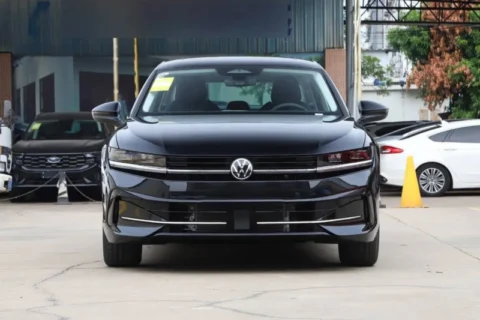 Novo Volkswagen Magotan PHEV: conheça o sedã híbrido de 321 cv