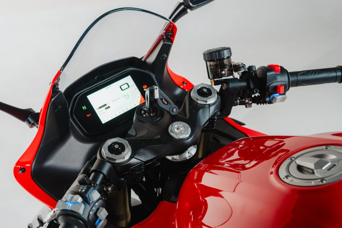 Shineray SBM 600r: Marca estreia no segmento de alta cilindrada com esportiva tecnológica