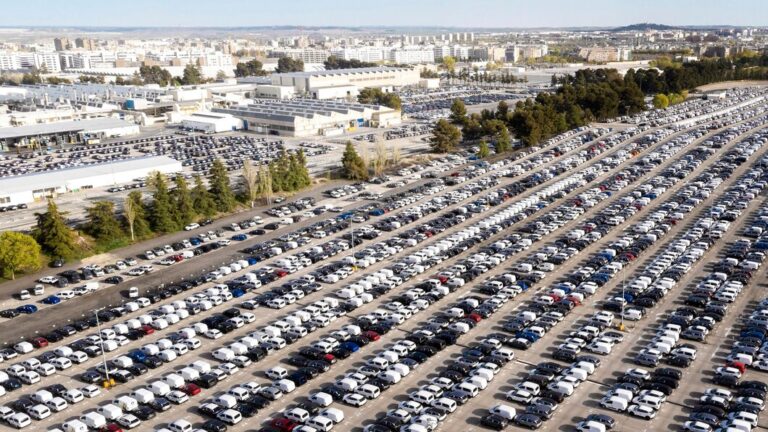 Carros usados crescem no Brasil, principalmente com o alto custo dos novos.