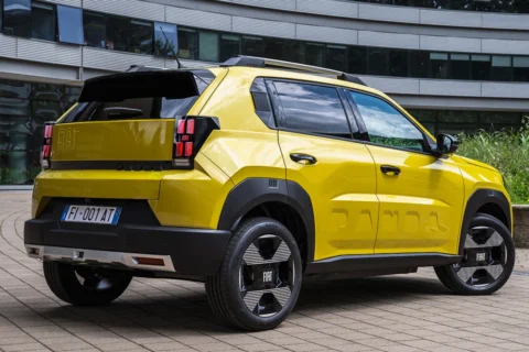 Novo sucessor do Fiat Mobi? Marca confirma hatch popular inédito inspirado no clássico Panda