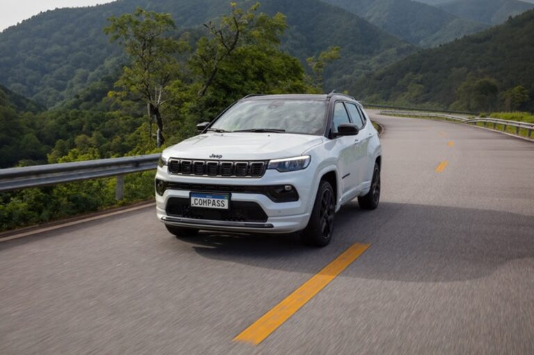 Jeep Compass Blackhawk 2026