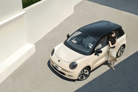 JAC E-JS3 é novo elétrico que promete mais espaço e autonomia e chega ao Brasil em 2026