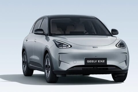 Geely EX2 2026 sofre primeiro reajuste, mas segue R$ 13 mil mais barato que BYD Dolphin