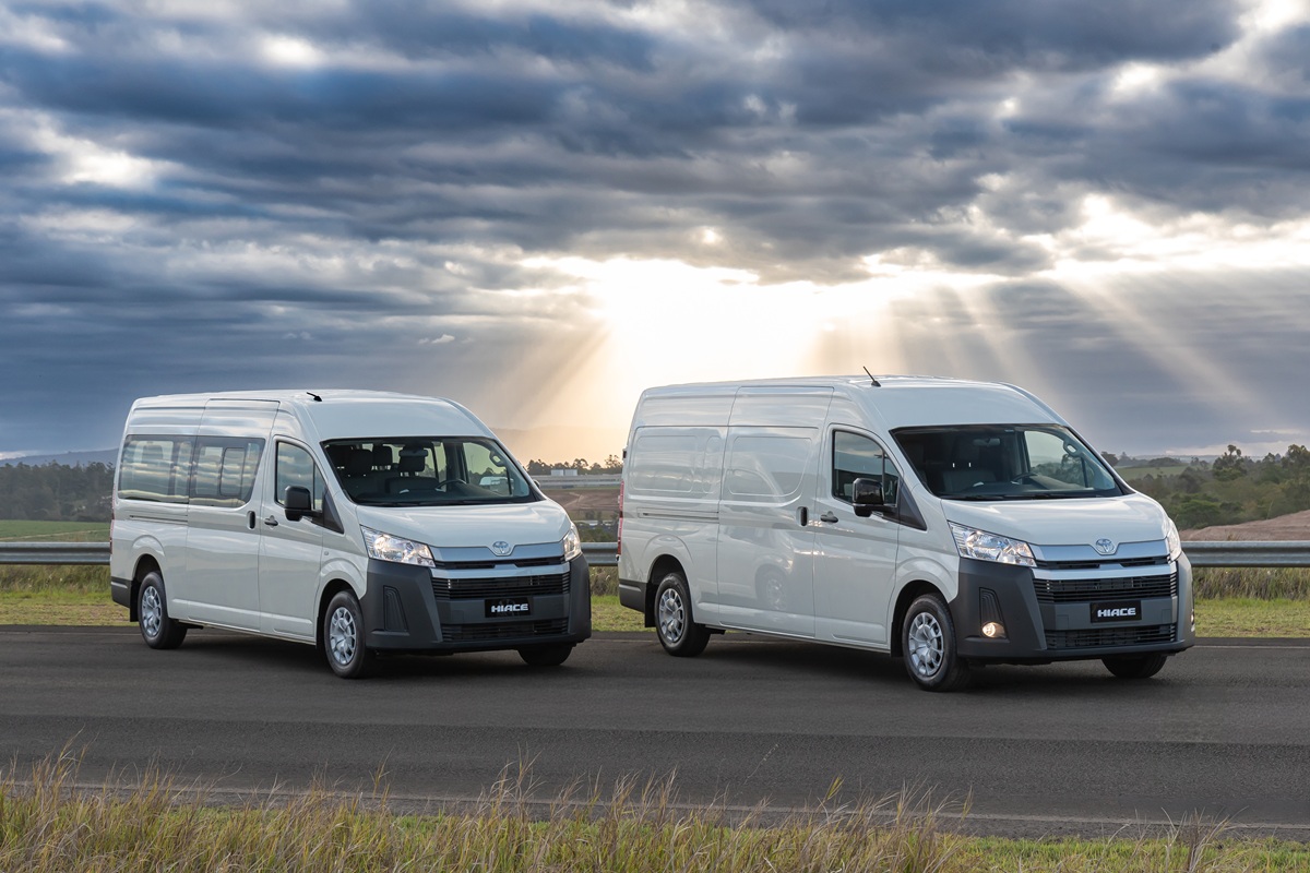 Toyota lança Hiace Furgão: “van da Hilux” pode ser dirigida com CNH B
