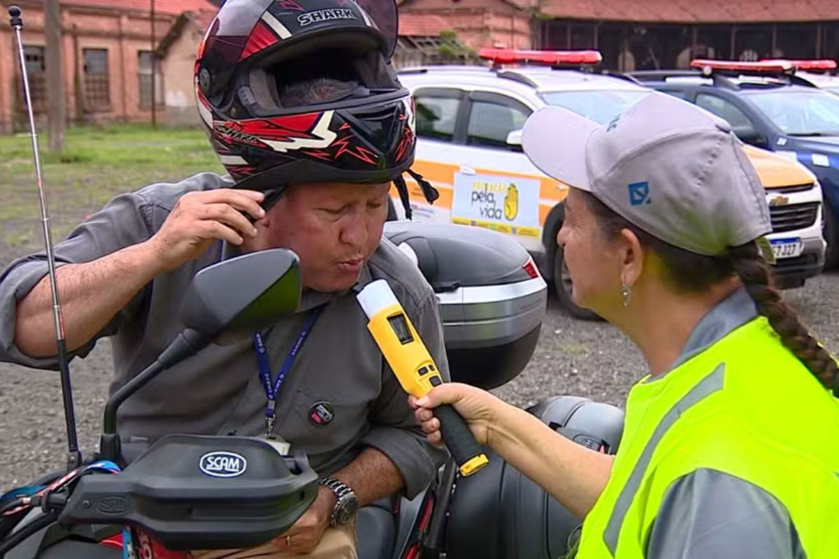 Tem como recorrer multa de recusa ao bafômetro em 2026?