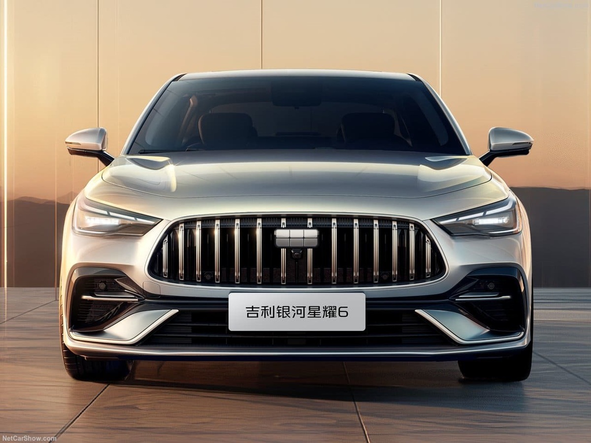 Híbrido a metanol agora é real: o que a Geely viu nesse combustível que as rivais ignoraram?