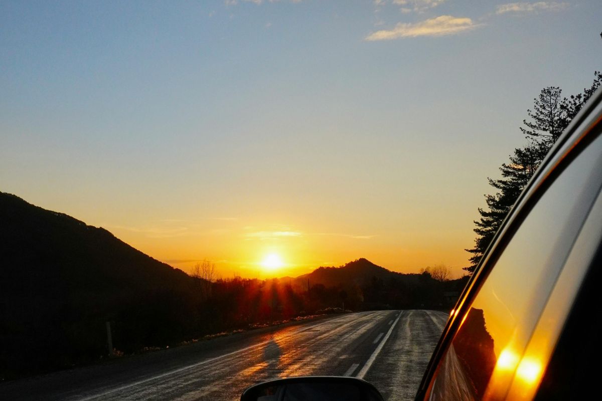 Multa de R$ 485 passa a ser aplicada por falta de farol giratório no carro