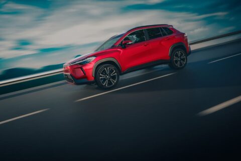 Corolla Cross derruba quase R$ 50 mil para PCD e supera o WR-V