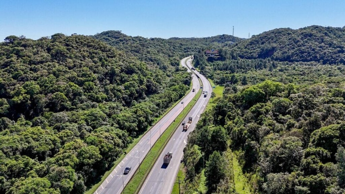 Vai para a praia? Confira novos valores de pedágio e melhores horários para fugir das filas na BR-277 e BR-376