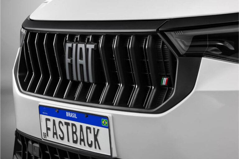 Fiat derruba quase R$ 40 mil do Fastback híbrido antes da troca de geração
