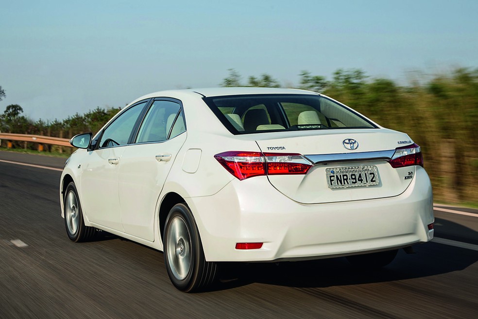 Toyota Corolla 2017 é confiável e mais barato do que um carro novo de entrada