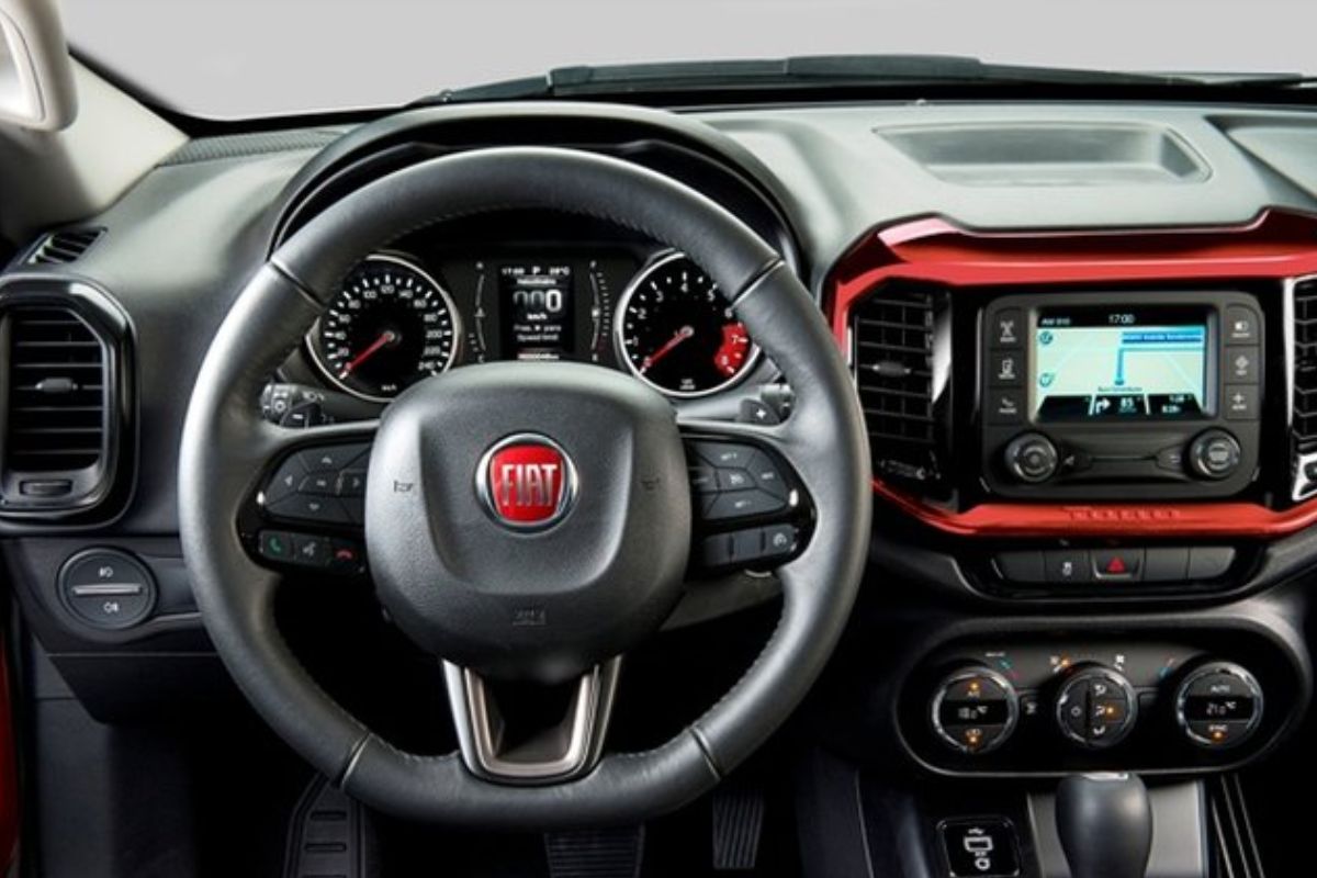 Interior do Fiat Toro