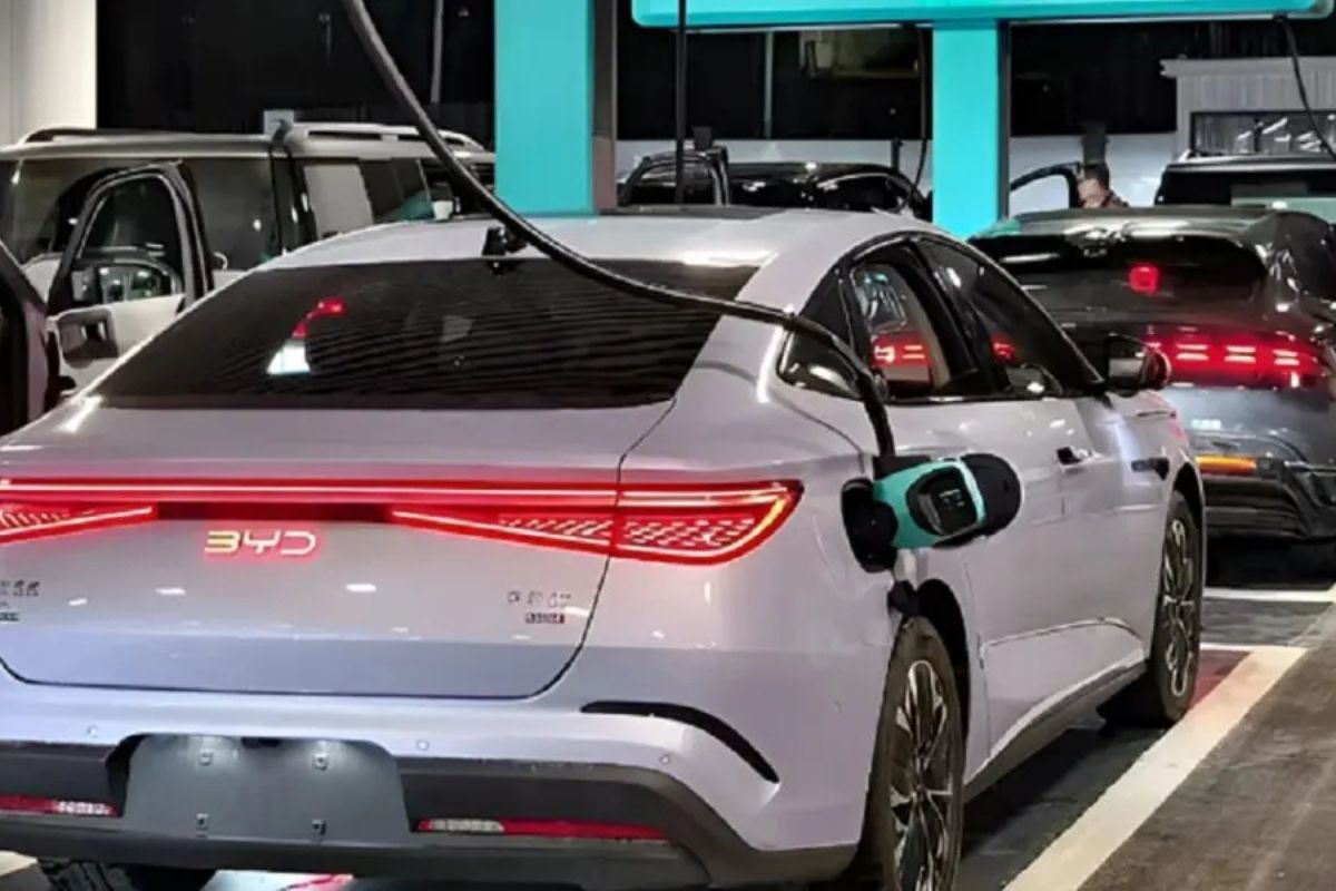 Novo sistema de 1.500 kW da BYD supera potência de modelos da Tesla