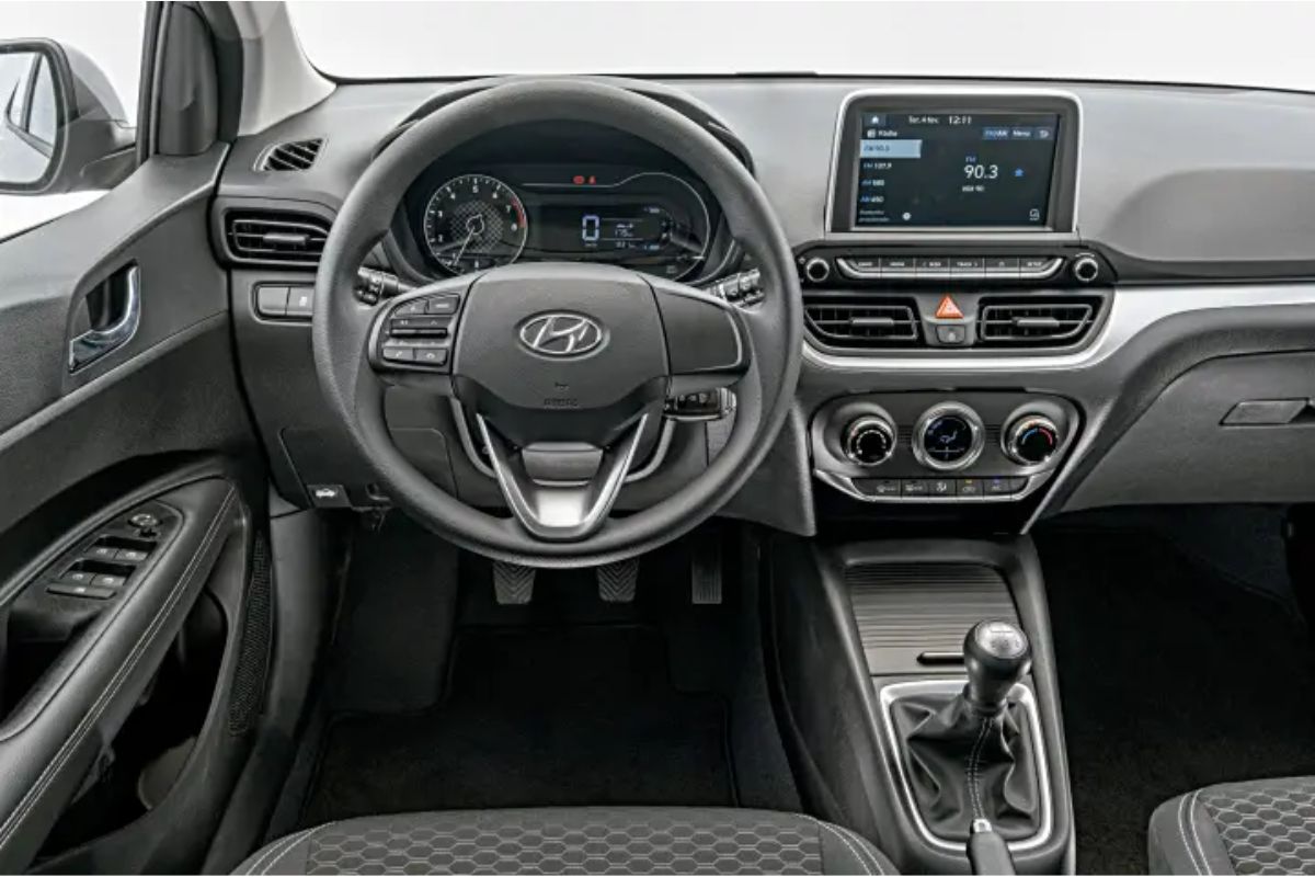 HB20 de R$ 69.143,00 é mais barato e mais potente que o Fiat Mobi 0km