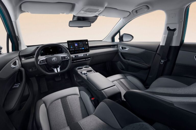 Hatch de R$ 129.990 vira pesadelo para BYD Dolphin e Geely EX2