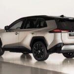 RAV4 PHEV volta por R$ 399.990, mesmo preço de 2024, agora com 23 cv a mais e 61 km elétricos