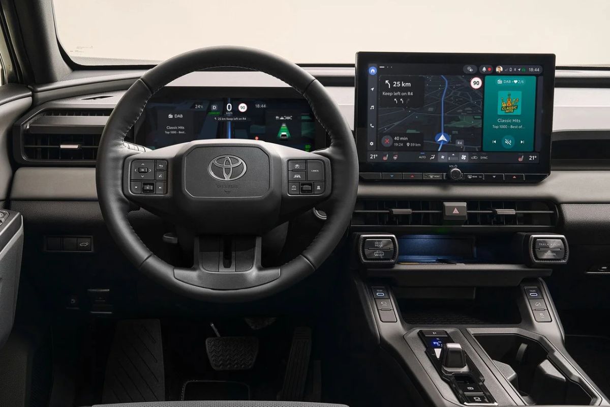 RAV4 vende só 299 unidades; Toyota lança nova geração para virar o jogo