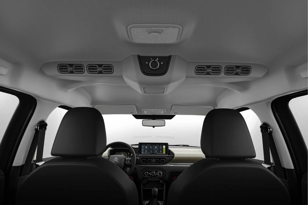 Citroën Aircross visto do banco de trás