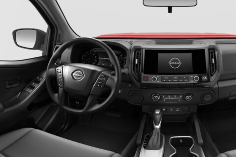 Nissan corta R$ 42 mil na Frontier, Hilux reage com R$ 75,5 mil de desconto e muda disputa no Brasil