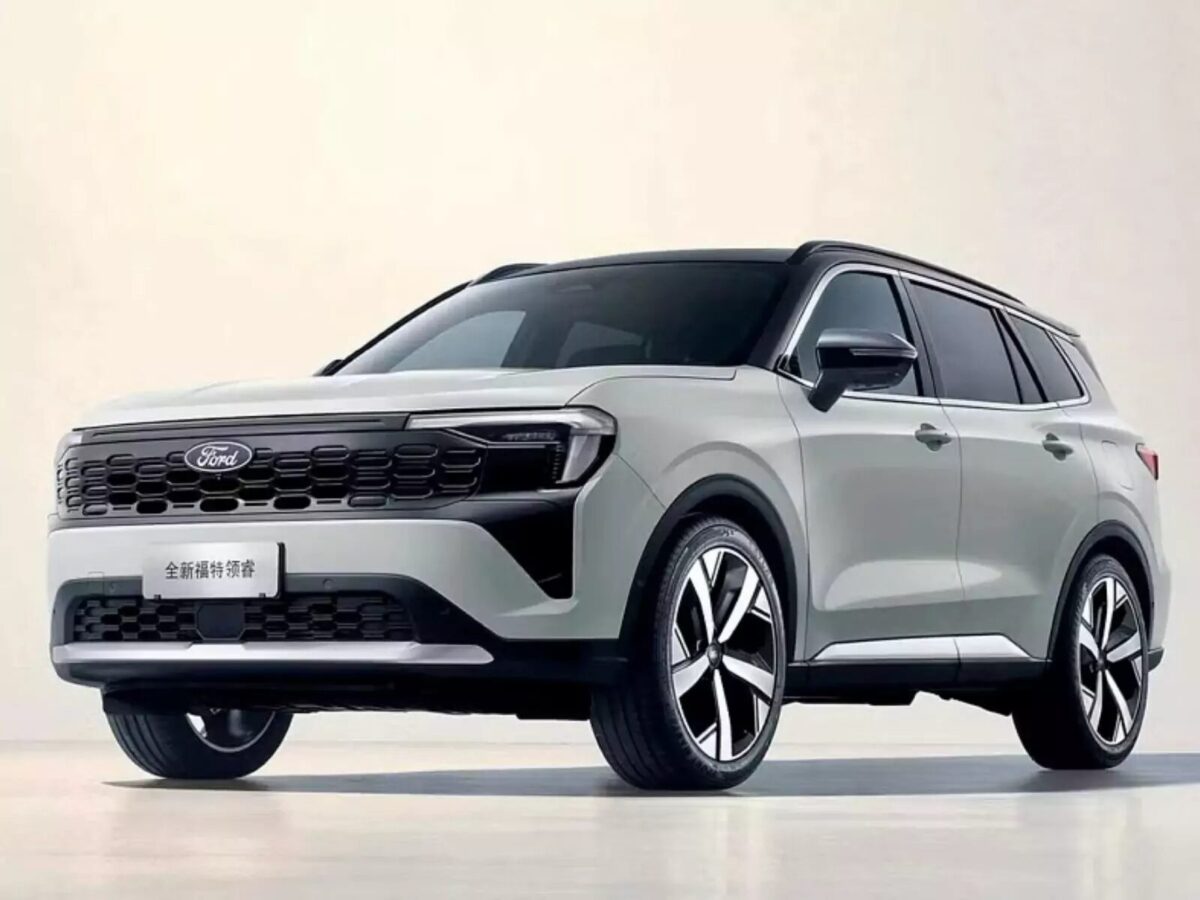 Ford Territory tenta correr, mas Corolla Cross e H6 já foram embora