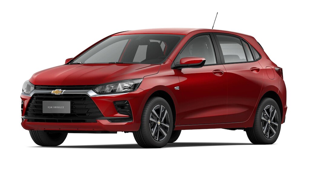 Hatch da Chevrolet tem corte de R$ 15 mil e fica mais barato que Kwid