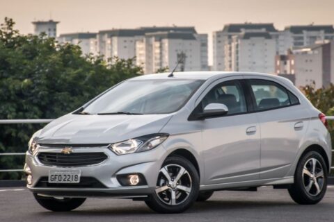 Onix tem queda de R$ 15 mil; Fiat Argo vem mais agressivo com  R$ 22.541 de corte em maio