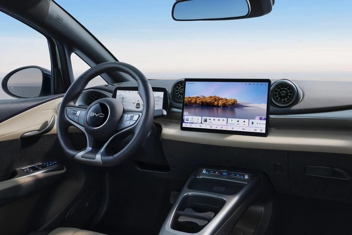 BYD Dolphin SE de R$ 159 mil decepciona em garantia, autonomia e porta-malas