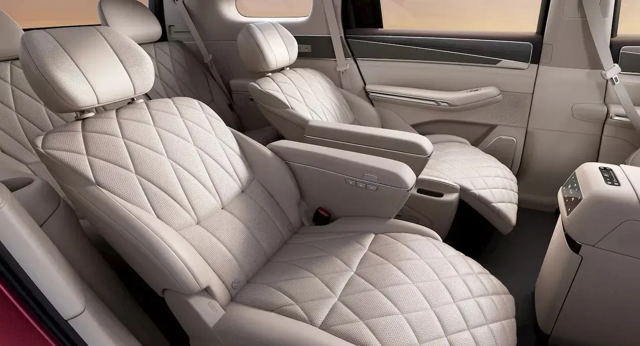 Segunda fileira de bancos BYD Grand Tang