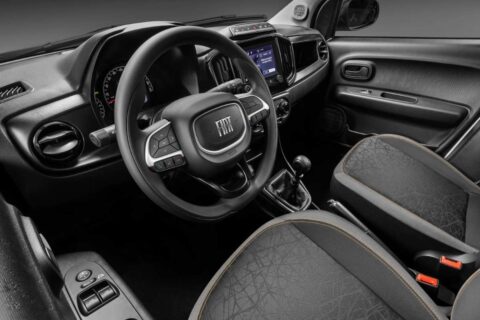 Mobi e Kwid despencam mais de 60% em abril e provam: barato não convence mais