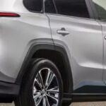 Toyota surpreende e lança novo Corolla Cross com mudanças no design, porte e equipamentos