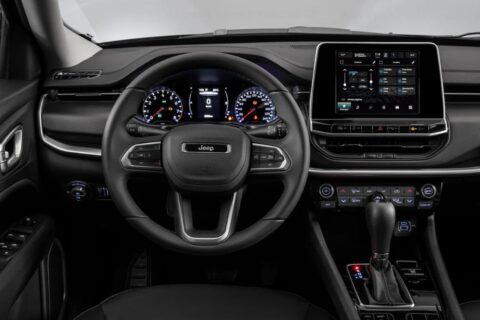 Jeep reage à BYD e GWM com corte de R$ 25 mil no Compass