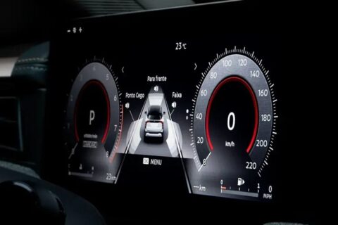 Nissan Kicks baixa R$ 21.500 e pressiona HR-V, que reduz apenas R$ 10 mil