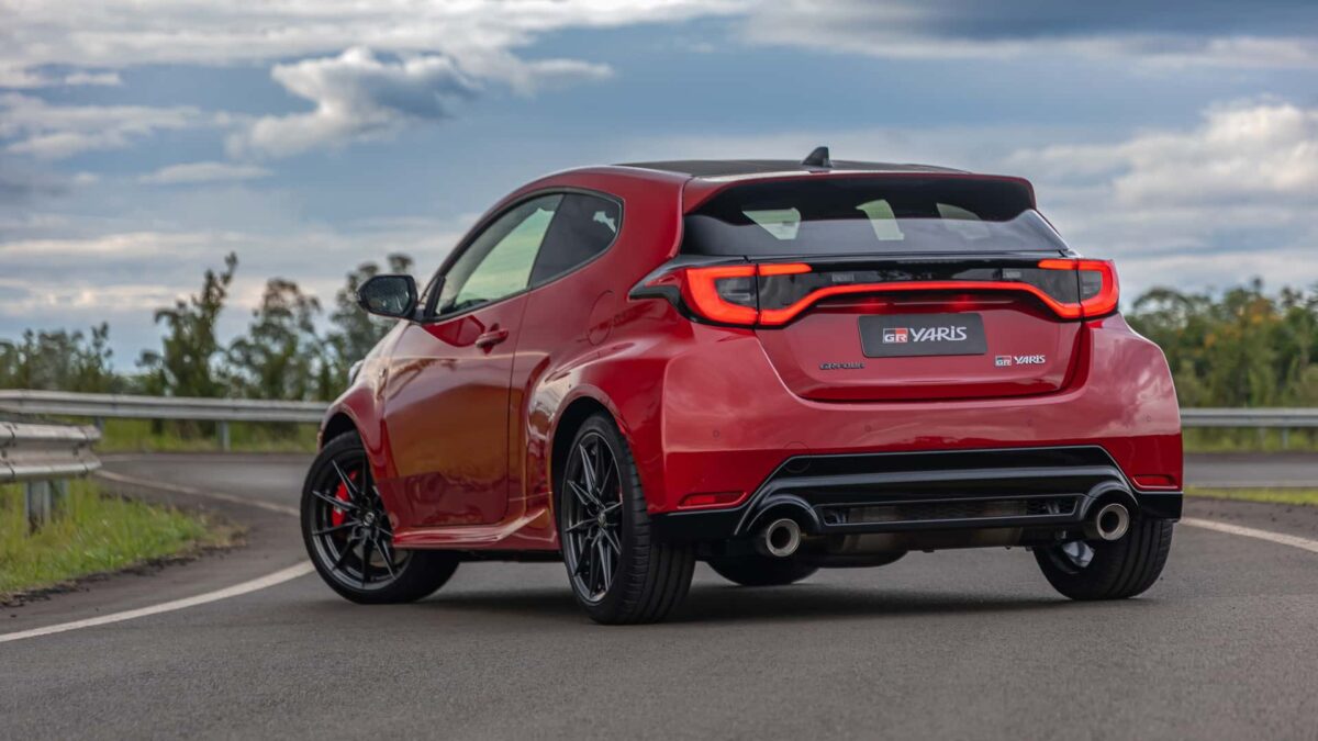 Toyota lança Yaris de R$ 354.990 e carro já esgota na pré-venda