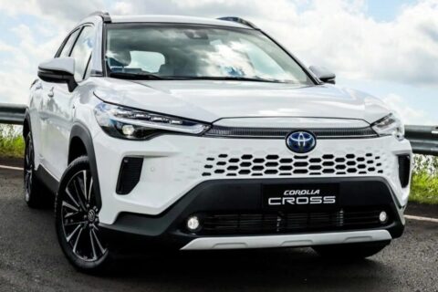 Toyota deixa Corolla Cross com parcelas de R$ 2.455,39 e vê SUV crescer 25,3% contra Creta e Song