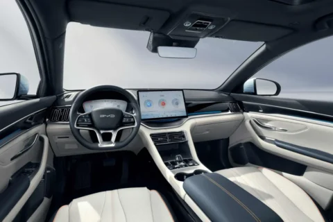 BYD Song cresce 13,7%, encosta no top 3 e pressiona liderança de Creta e T-Cross