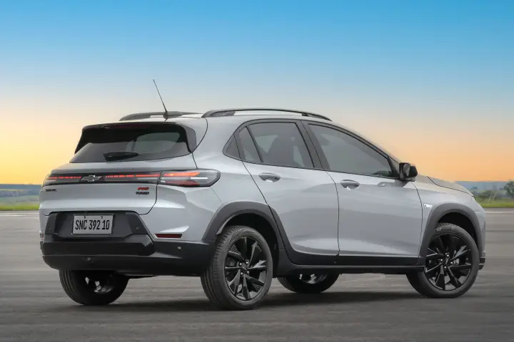 Chevrolet Sonic tem Interior de Onix, mas com upgrades: SUV tenta subir o nível