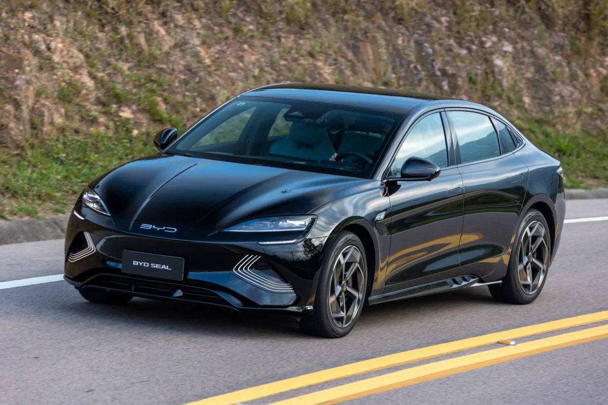 BYD joga pesado com descontos de até R$ 40 mil e mira liderança