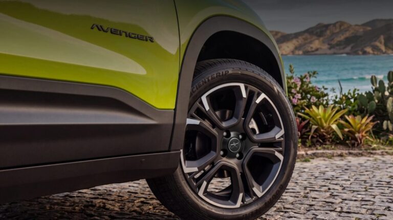 Fogo na roda do Jeep Renegade