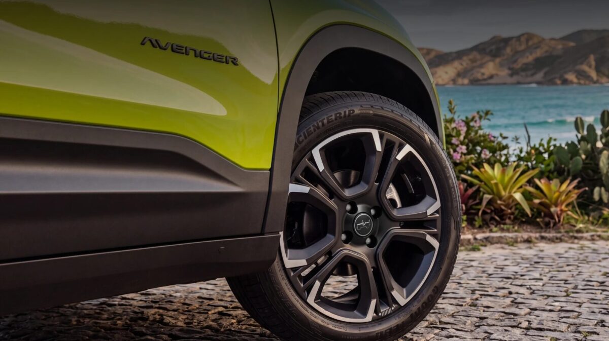 Novo Jeep Avenger copia recurso do Renegade e Toro; veja as novidades