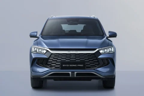 BYD Song Pro aplica desconto de R$ 30 mil após Corolla híbrido anunciar parcelas de R$ 2.179,52