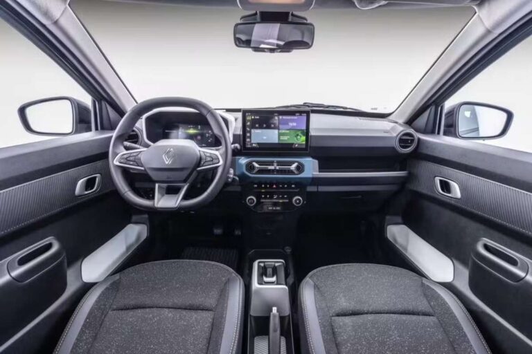 Interior do Renault Kwid E-Tech