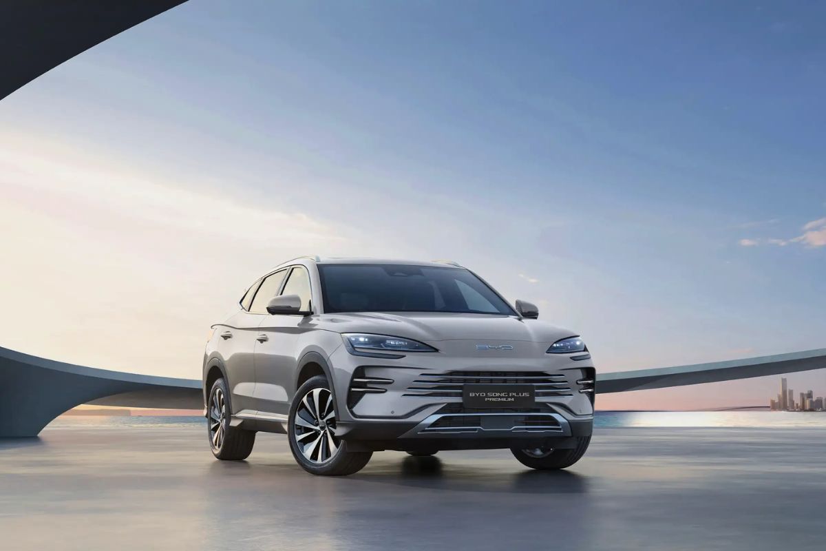 BYD lança novo Song Pro de R$ 97.133, que faz 30 km/l e vira dor de cabeça para Shell e Petrobras