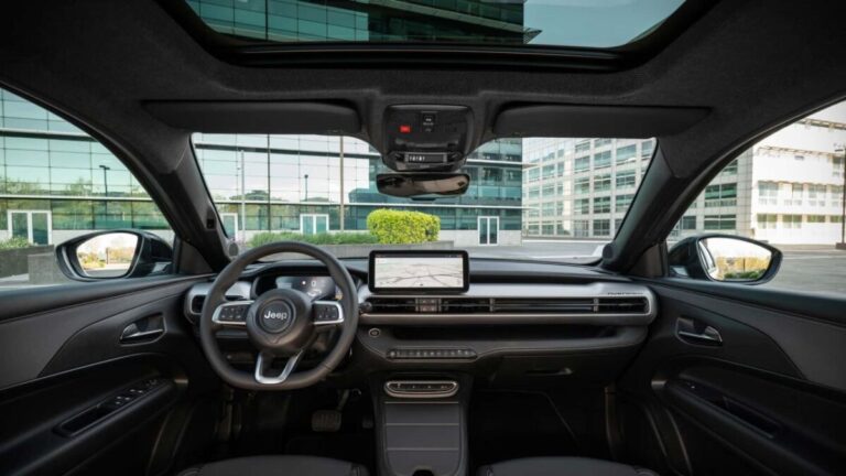 Interior do Jeep Avenger