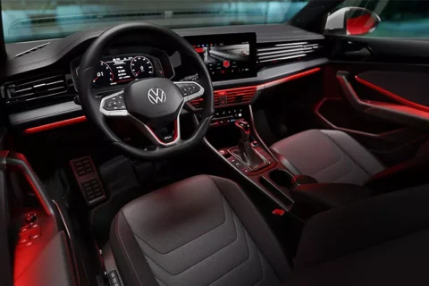Volkswagen Jetta GLI 350 TSI entrega 231 cv, 27 acima do Audi A3 Sedan 2.0 TFSI de 204 cv e 47 a mais que o BMW 320i GP de 184 cv, todos com motor 2.0 turbo