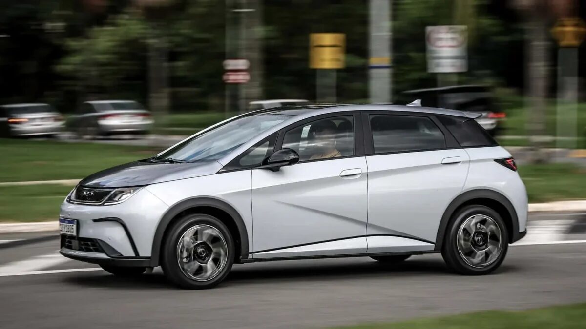 BYD Dolphin surpreende mercado e aparece entre os hatches usados mais vendidos