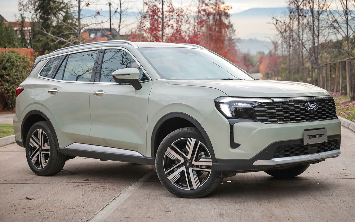 Ford Territory entrega mais conforto traseiro que Corolla Cross e Compass