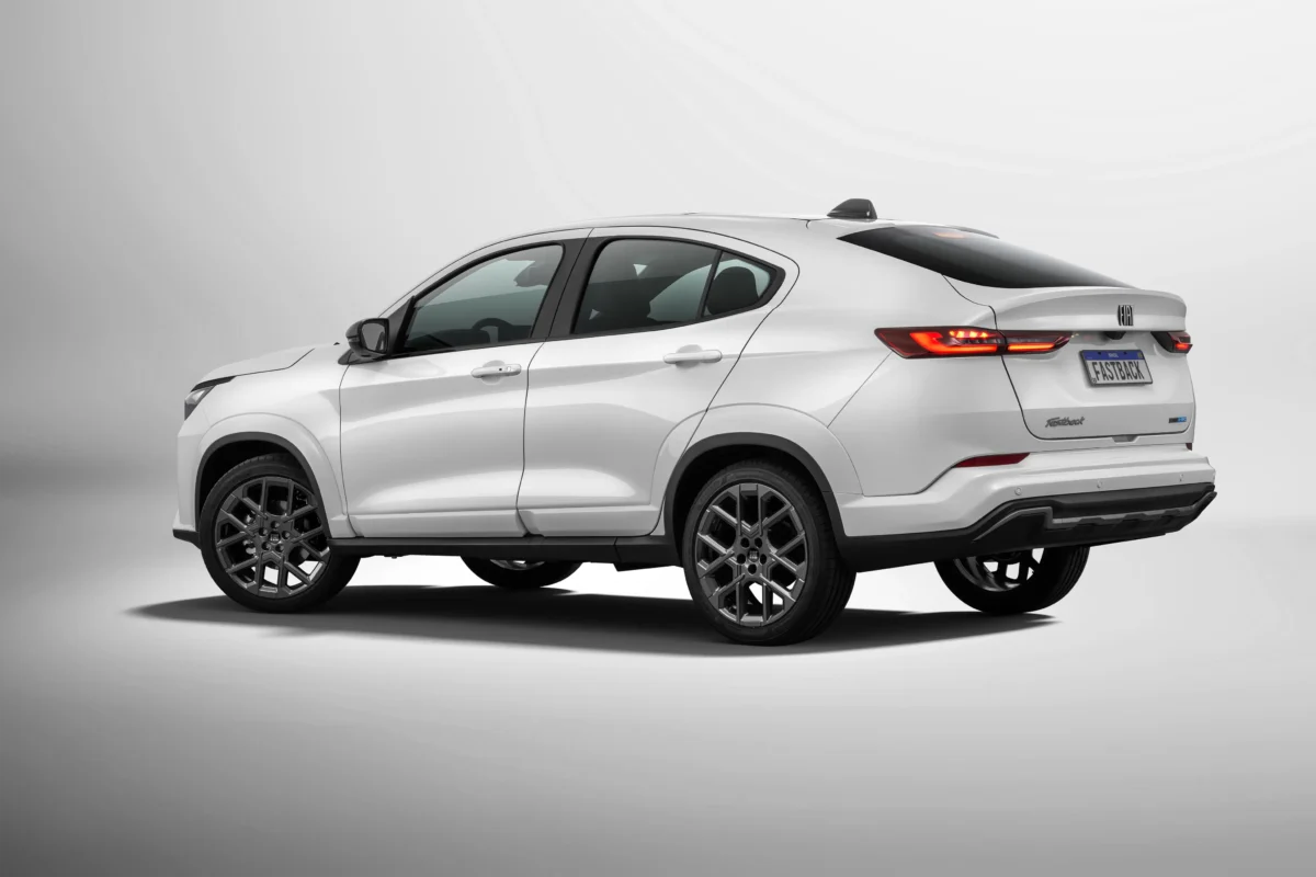 Fiat Fastback e Peugeot 2008 entram em promoção com abatimentos acima de R$ 50 mil
